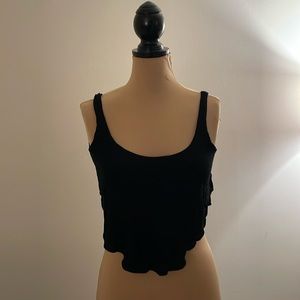 Black flattering crop top